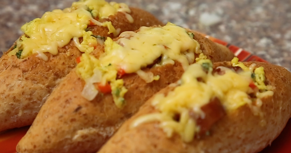 cheesy-breakfast-boat-sirimon-cheese